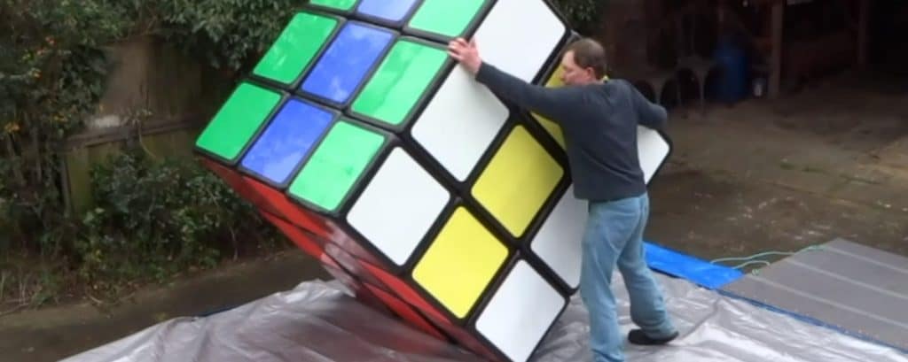 IL PIU’ GRANDE CUBO DI RUBIK AL MONDO