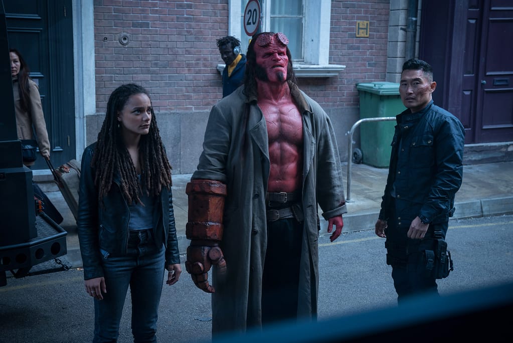 Hellboy insieme ai nuovi compagni presenti nella pellicola.