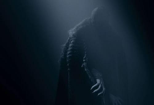 La trasformazione di Bill Skarsgård in Nosferatu